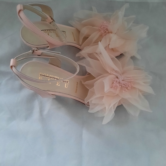 New Something Bleu EVERLASTING FLOWER EMBELLISHED SANDAL Formal - Picture 9 of 10